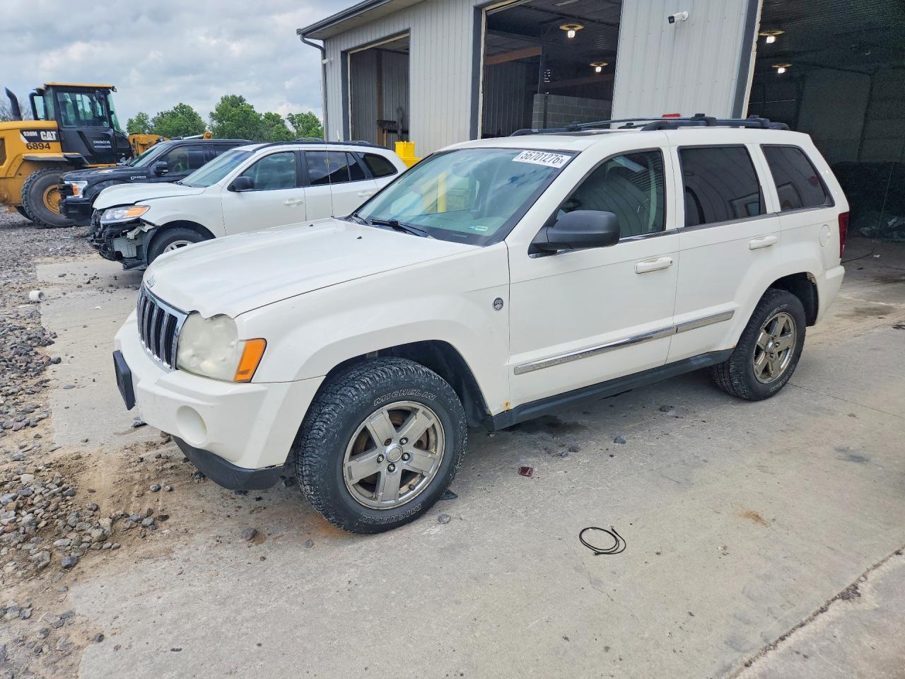 Salvage Jeep Cherokee Image