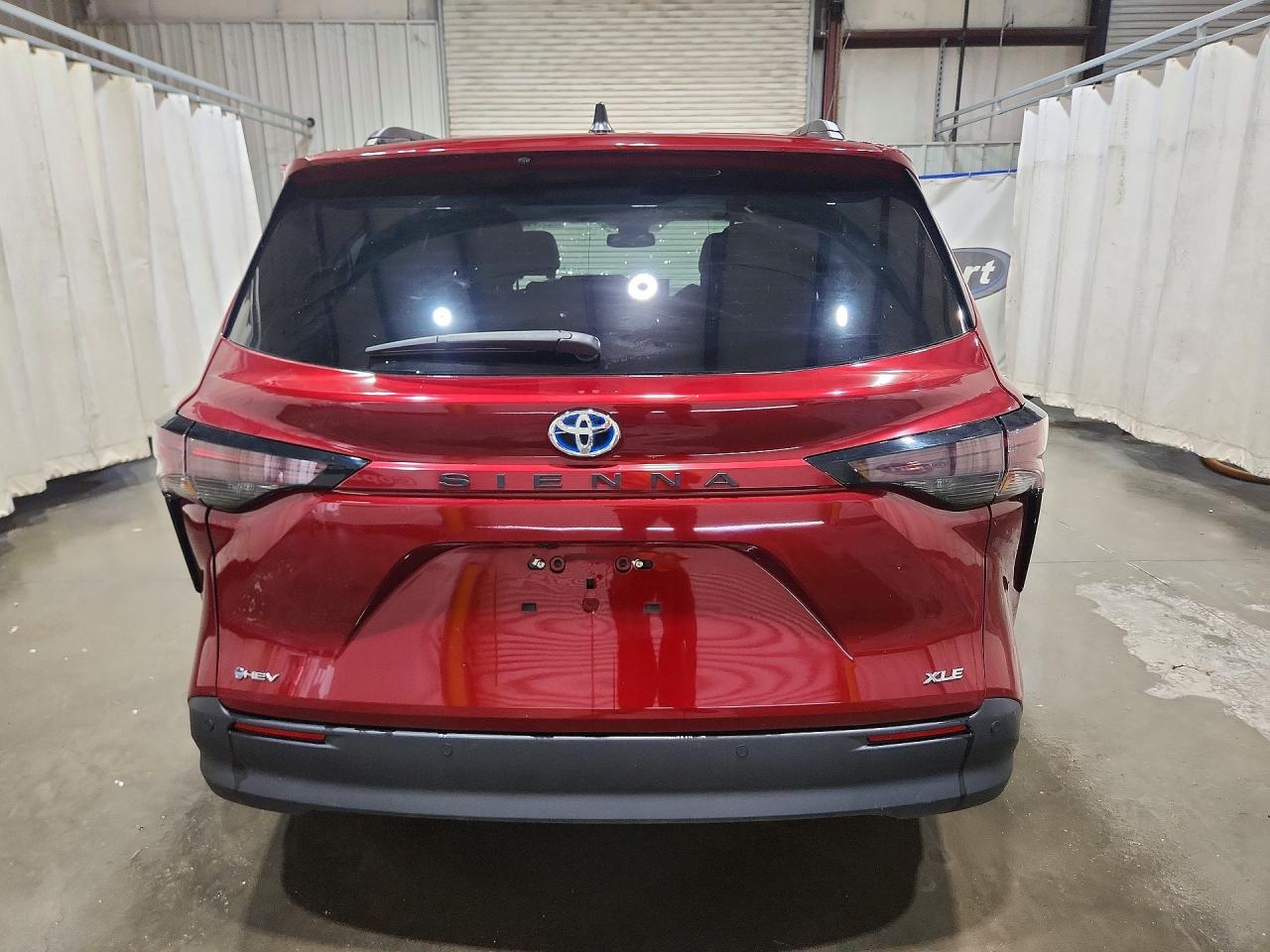 Toyota Sienna Xle 8-passenger