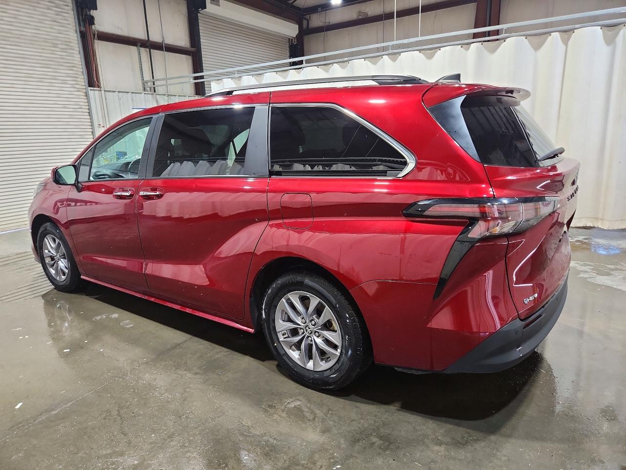 Toyota Sienna Xle 8-passenger