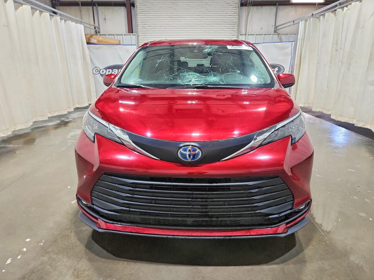 Toyota Sienna Xle 8-passenger