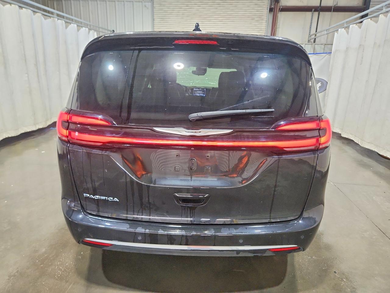 Chrysler Pacifica Touring L
