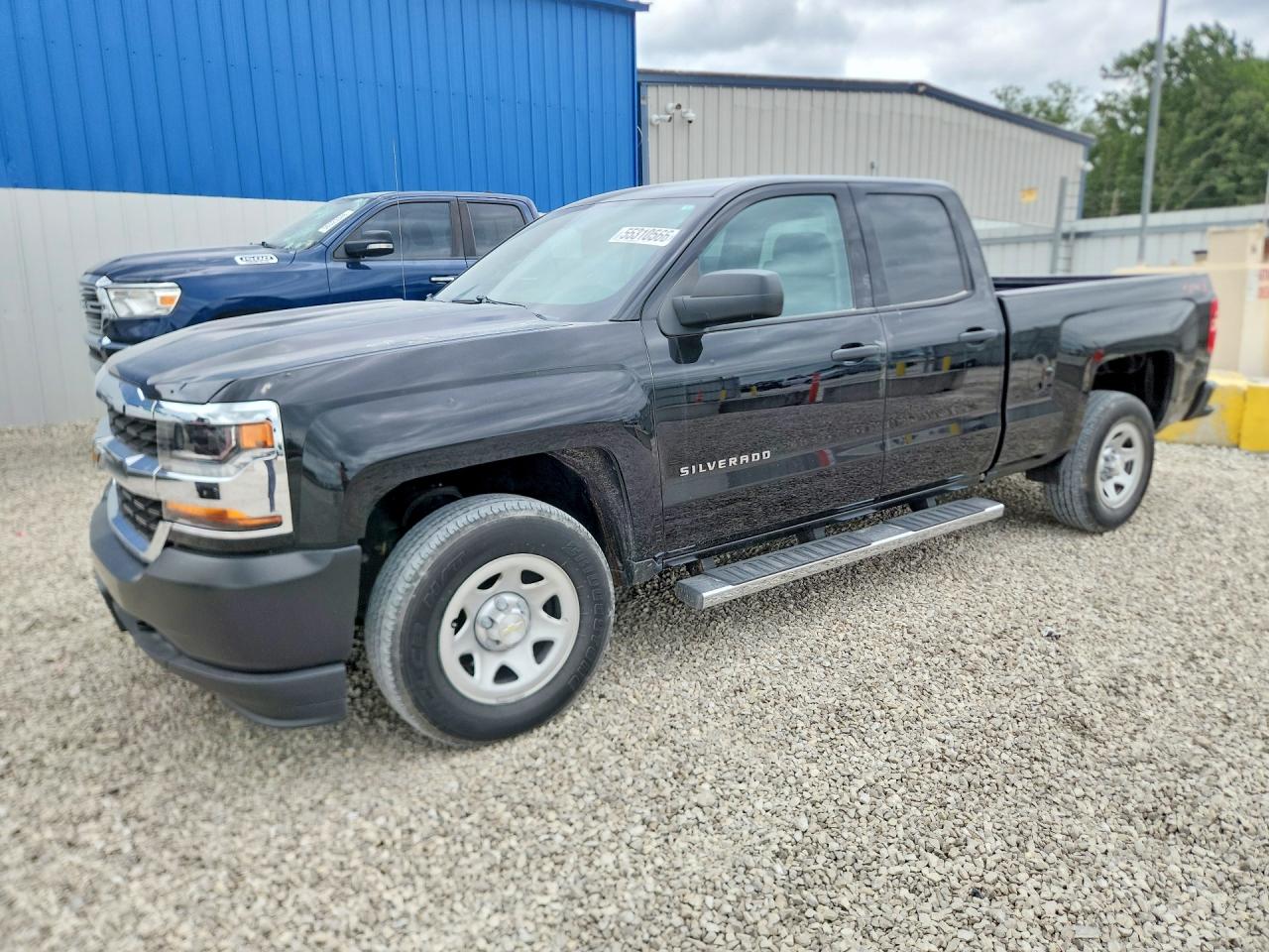 Salvage Chevrolet Silverado Image