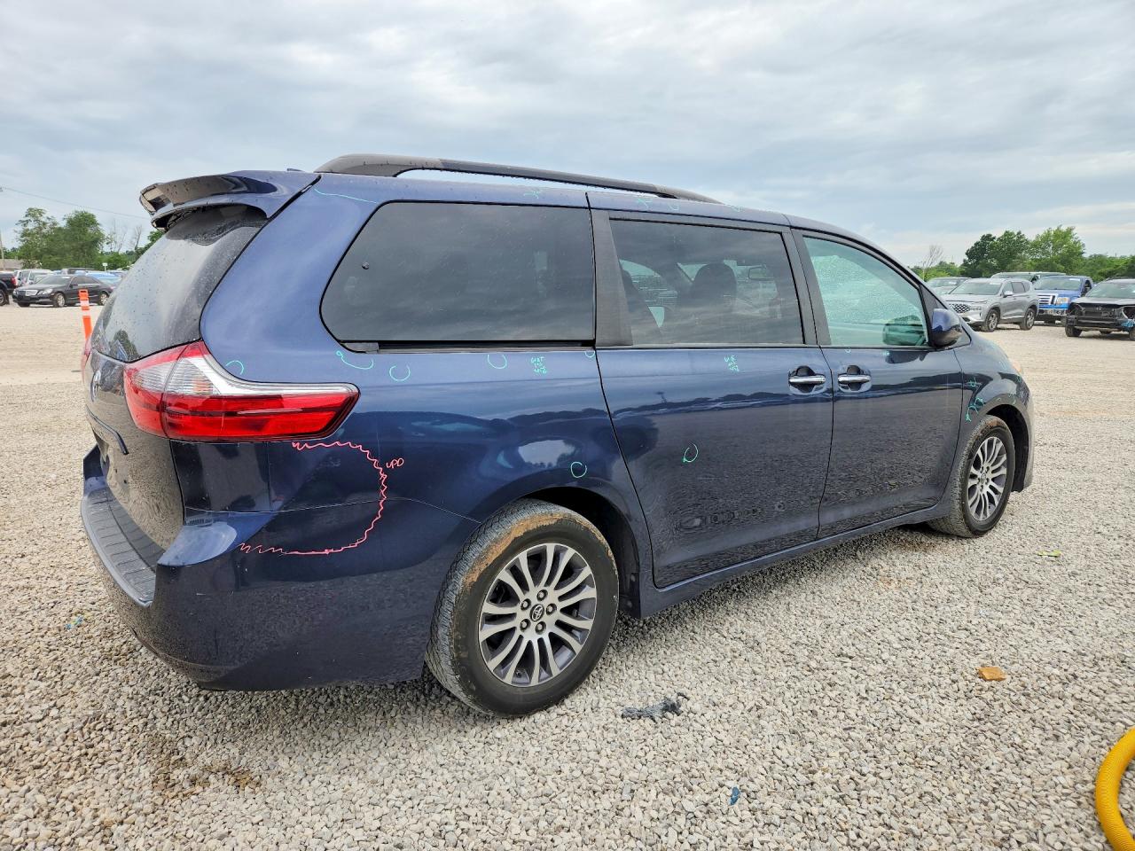 Toyota Sienna Xle 7-passenger Auto Access Se