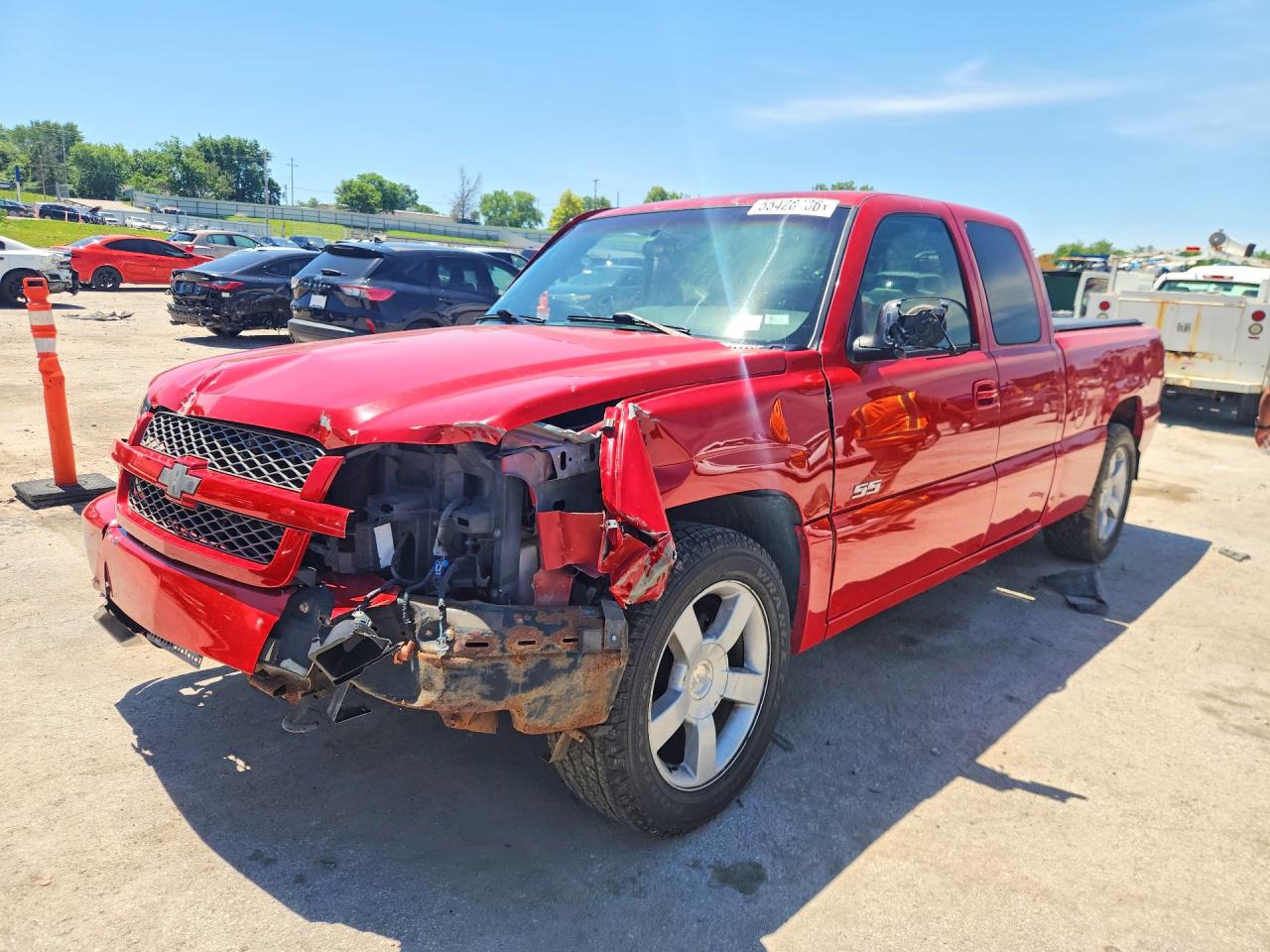 Salvage Chevrolet Silverado Image