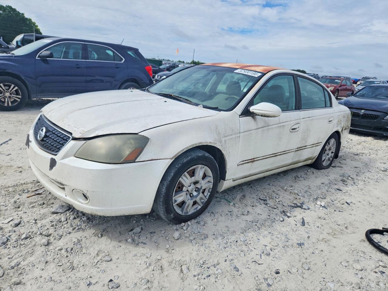 Salvage Nissan Altima Image