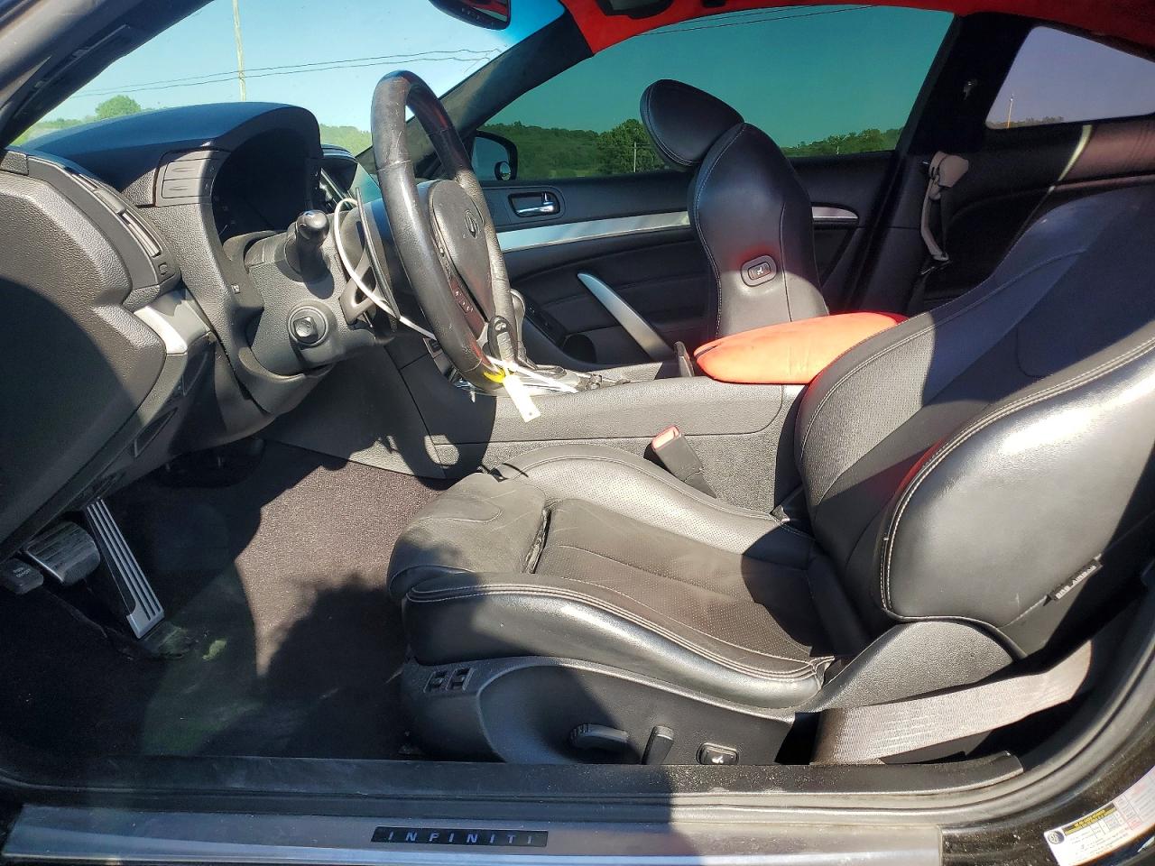 INFINITI Q60