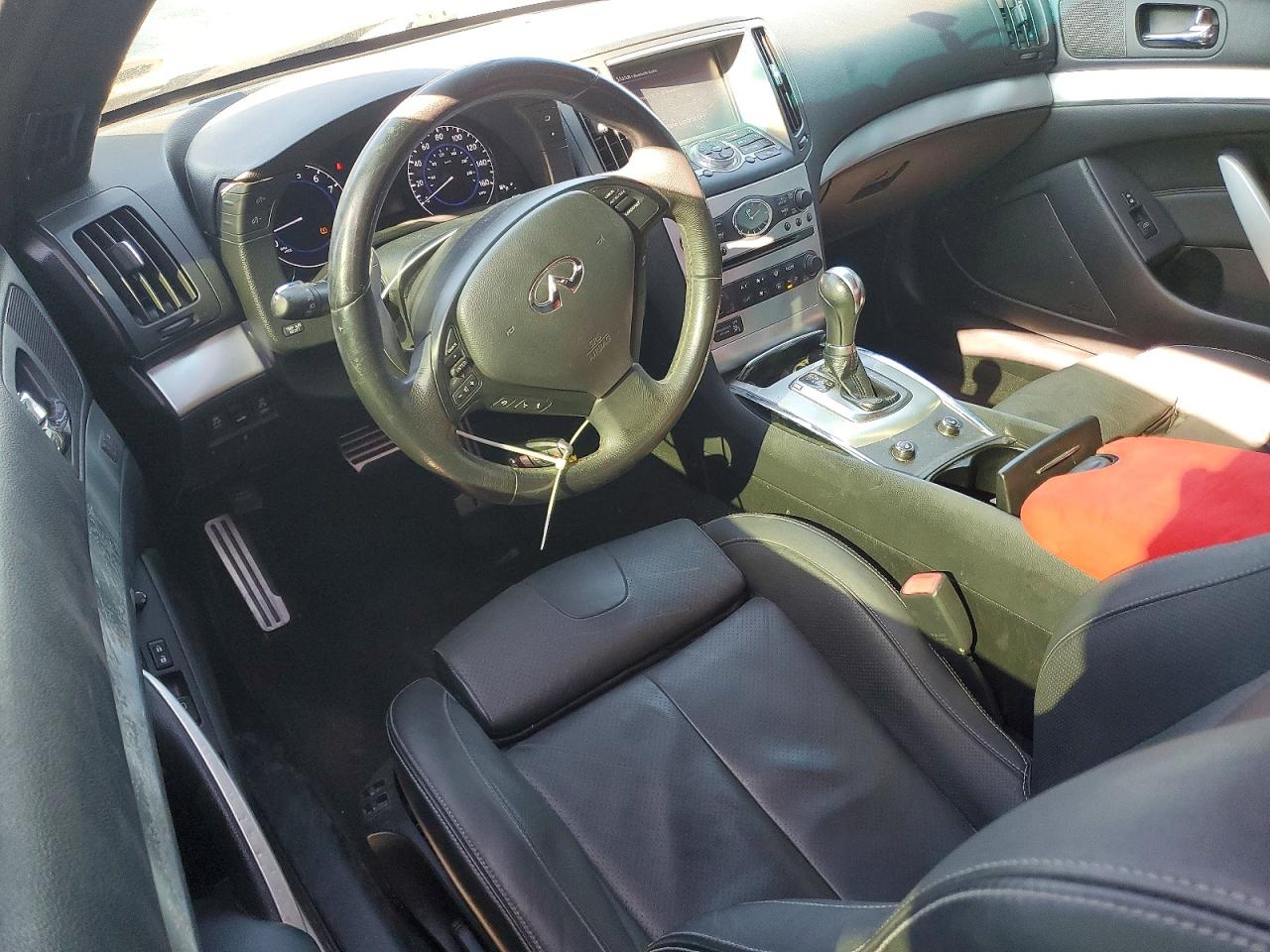 INFINITI Q60