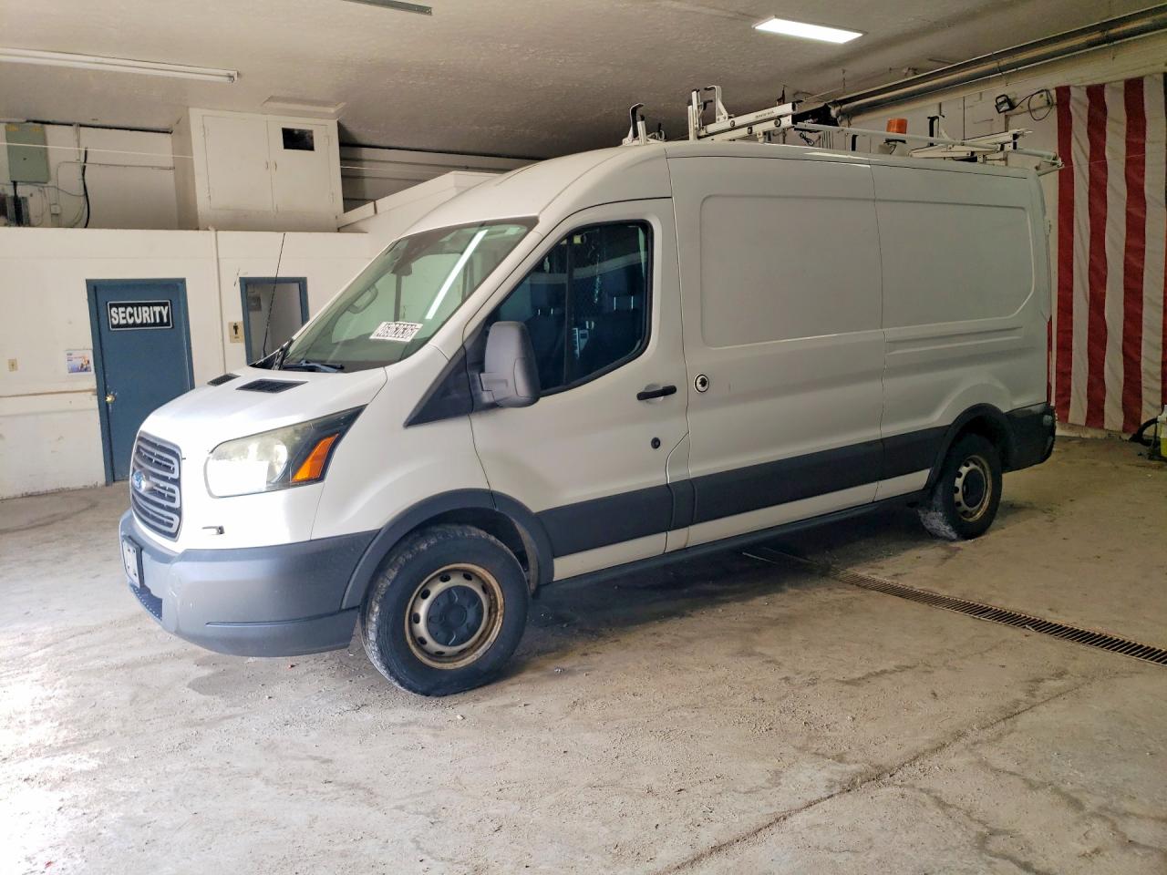 Salvage Ford Transit Image