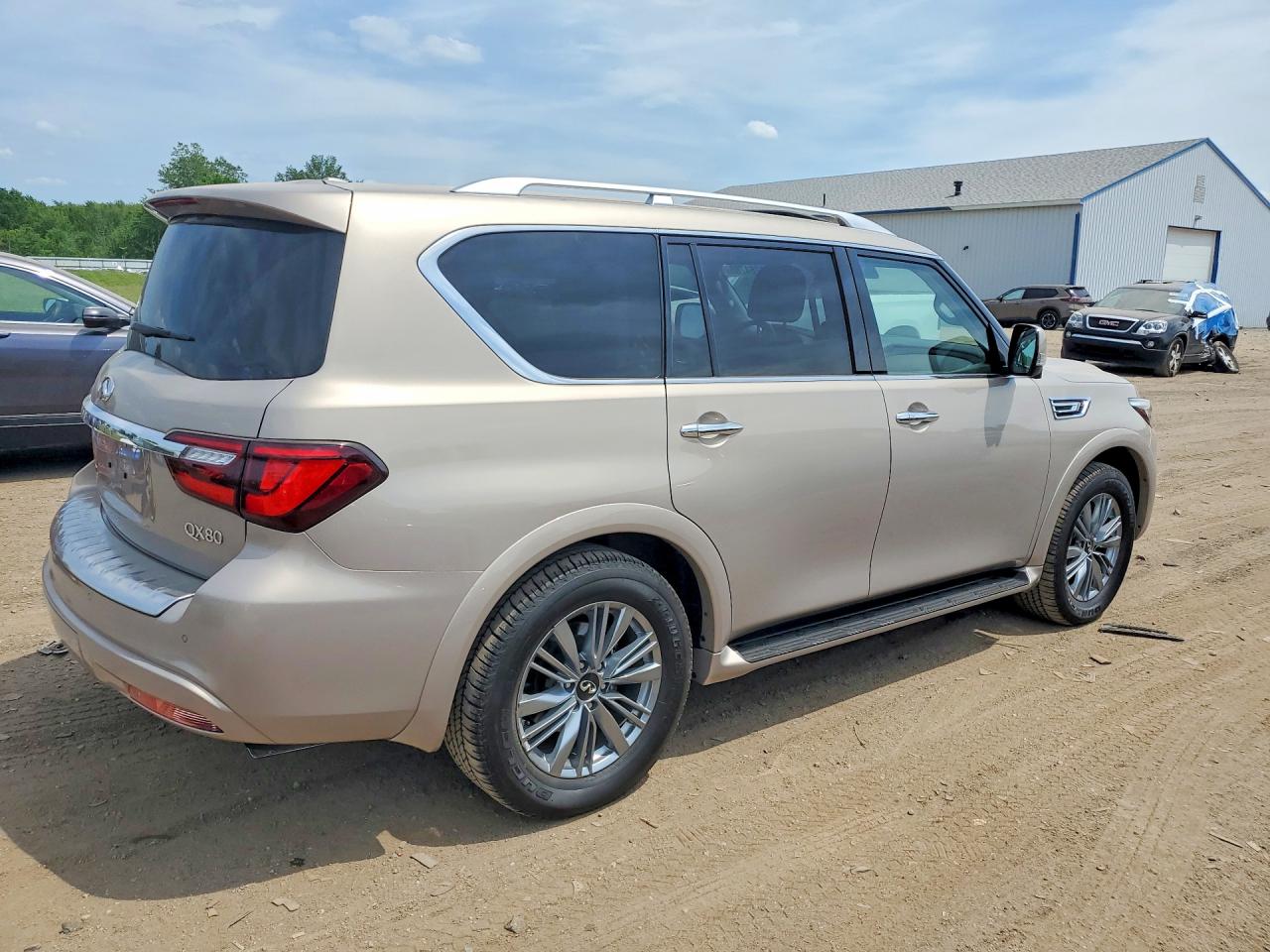 INFINITI Qx Luxe