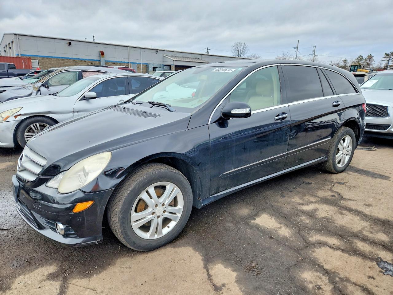 Salvage Mercedes-Benz R-Class Image