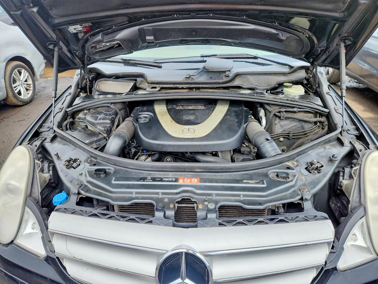 Mercedes-Benz R-Class 350