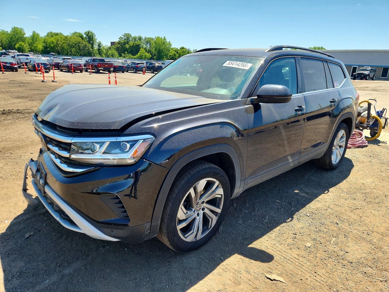 Salvage Volkswagen Atlas Image