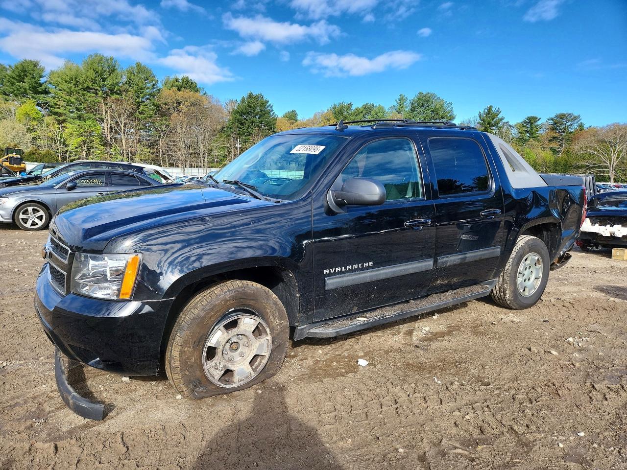 Salvage Chevrolet Avalanche Image