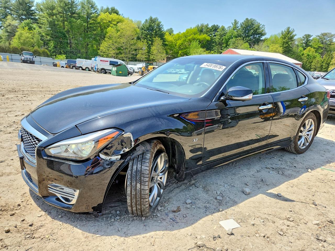 Salvage INFINITI Q70 Image