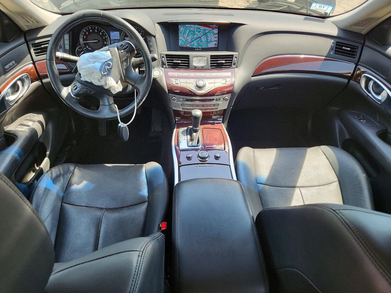INFINITI Q70 3.7 Luxe