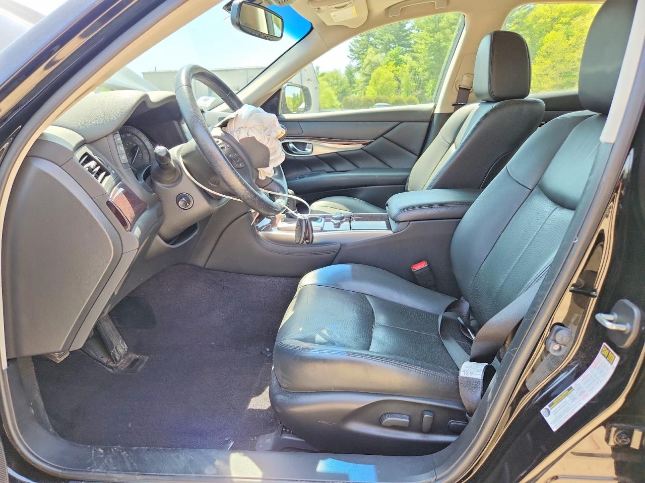 INFINITI Q70 3.7 Luxe