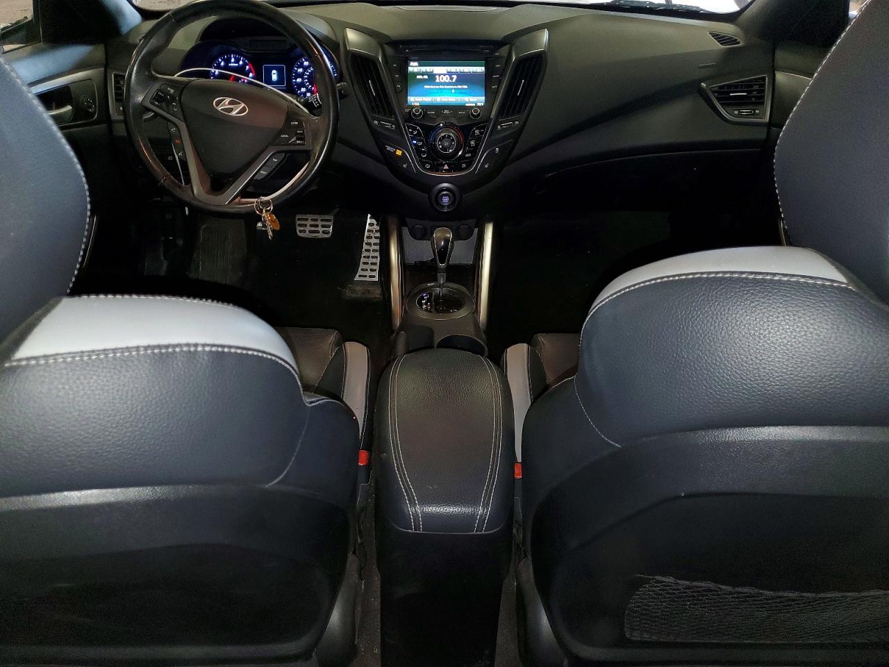 Hyundai VELOSTER Turbo