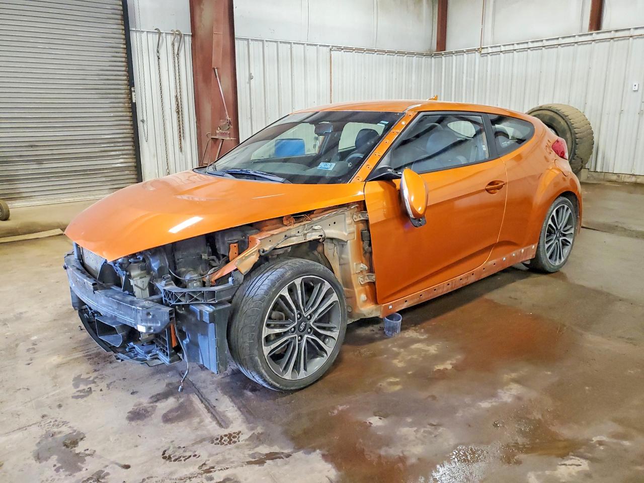 Salvage Hyundai VELOSTER Image