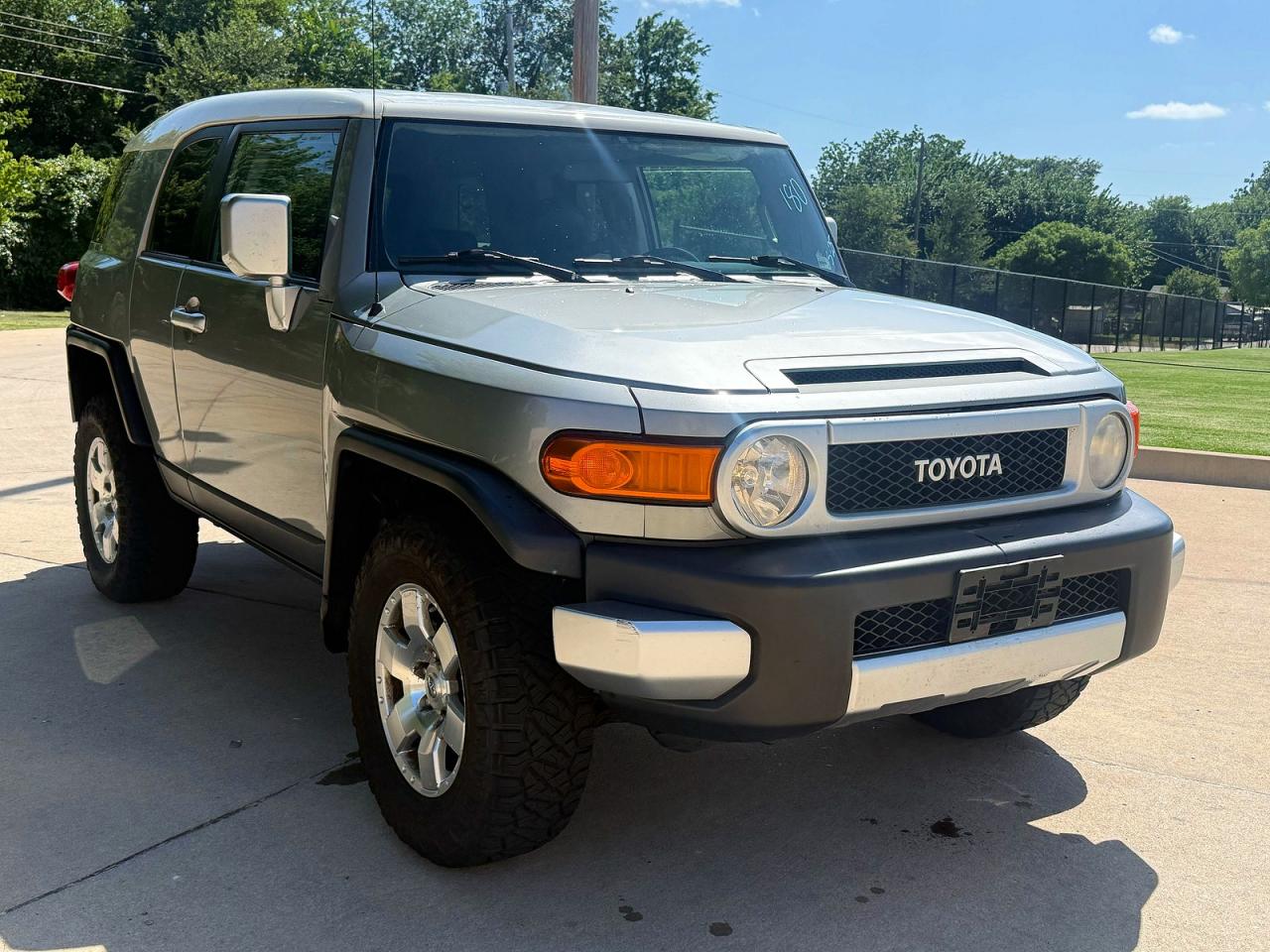Salvage Toyota FJ Cruiser Image