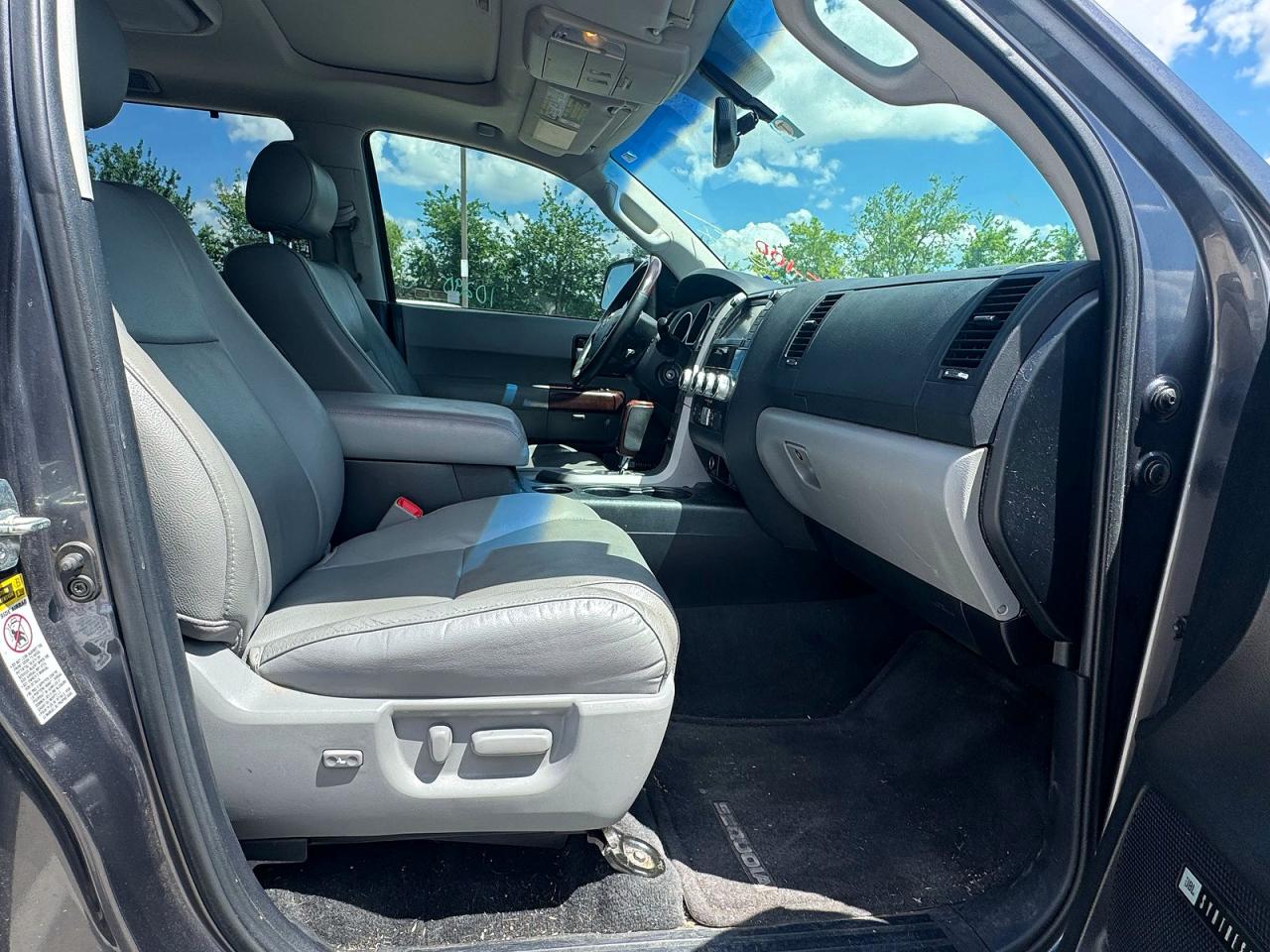 Toyota Sequoia Platinum
