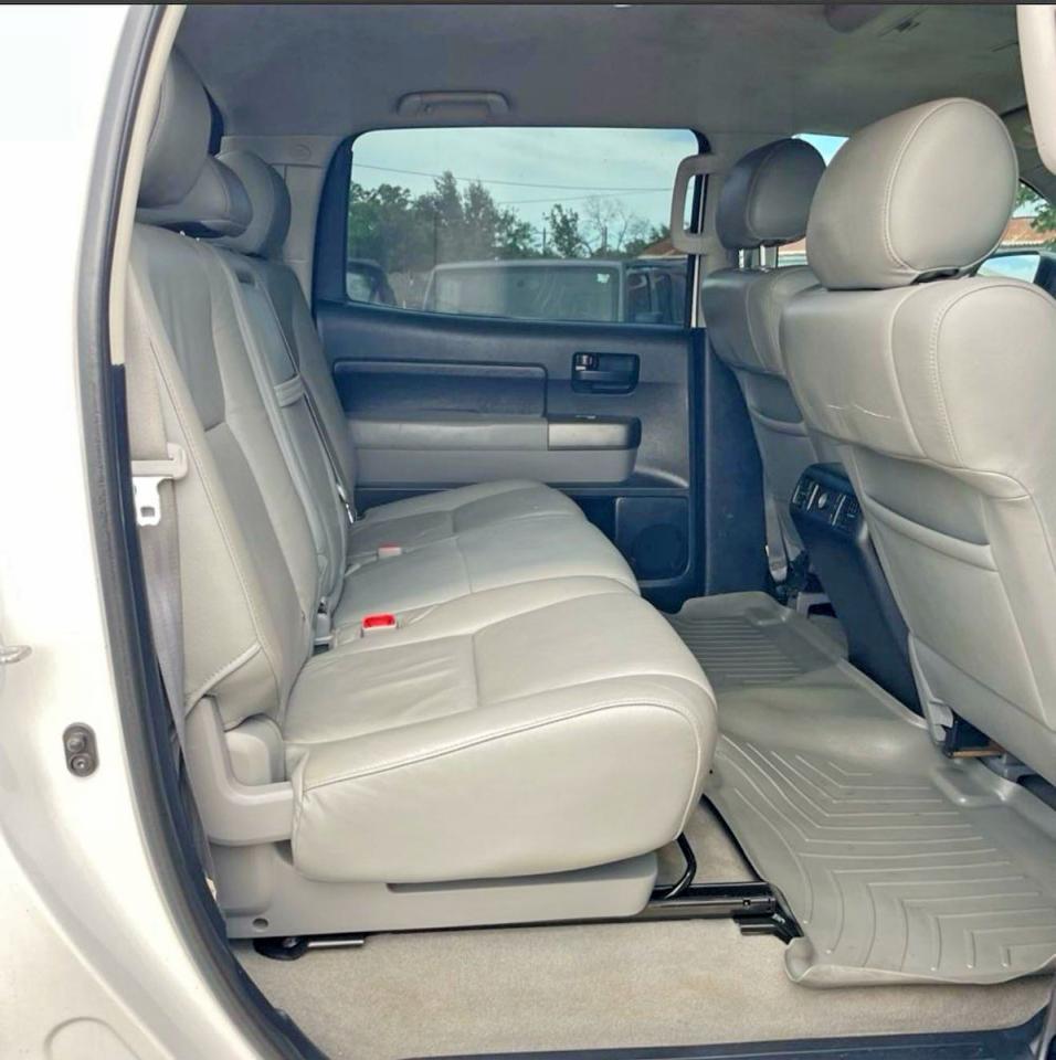 Toyota Tundra Crewmax Sr5