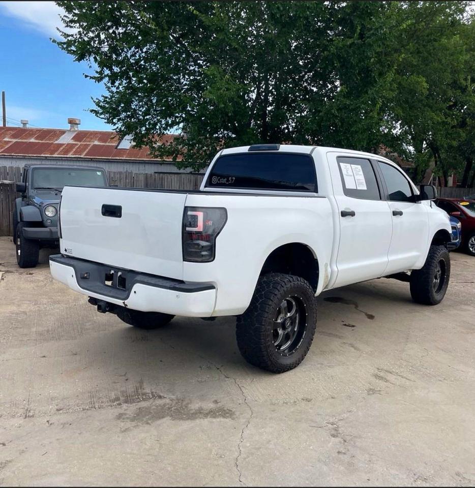 Toyota Tundra Crewmax Sr5