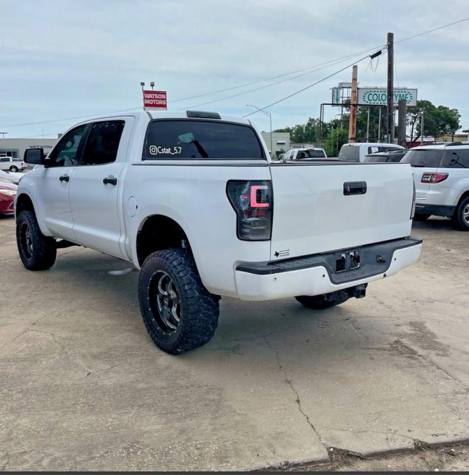 Toyota Tundra Crewmax Sr5