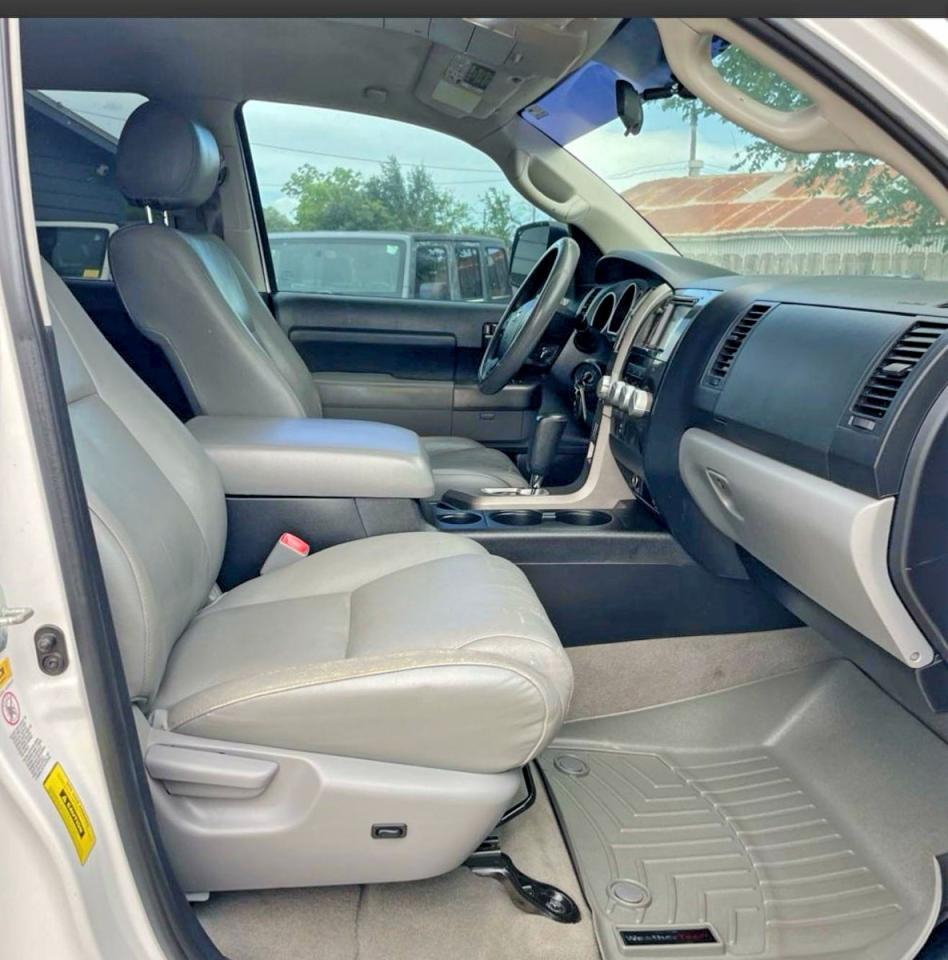 Toyota Tundra Crewmax Sr5