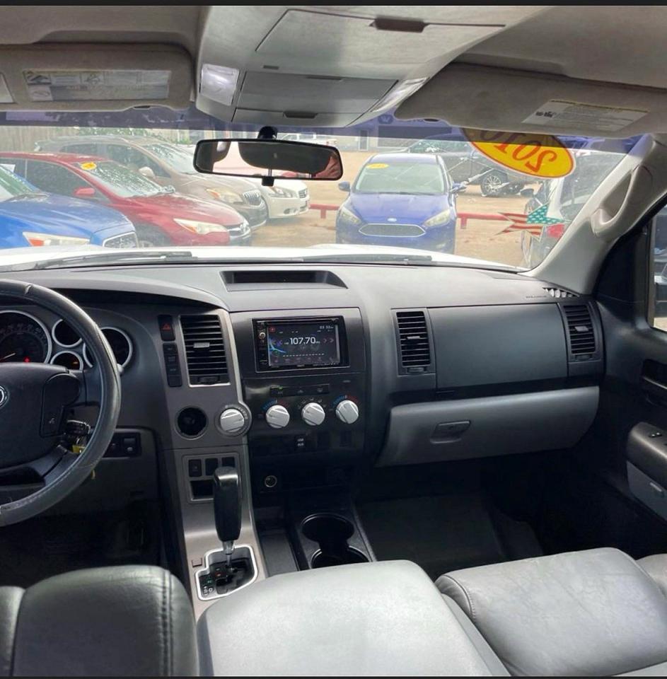 Toyota Tundra Crewmax Sr5