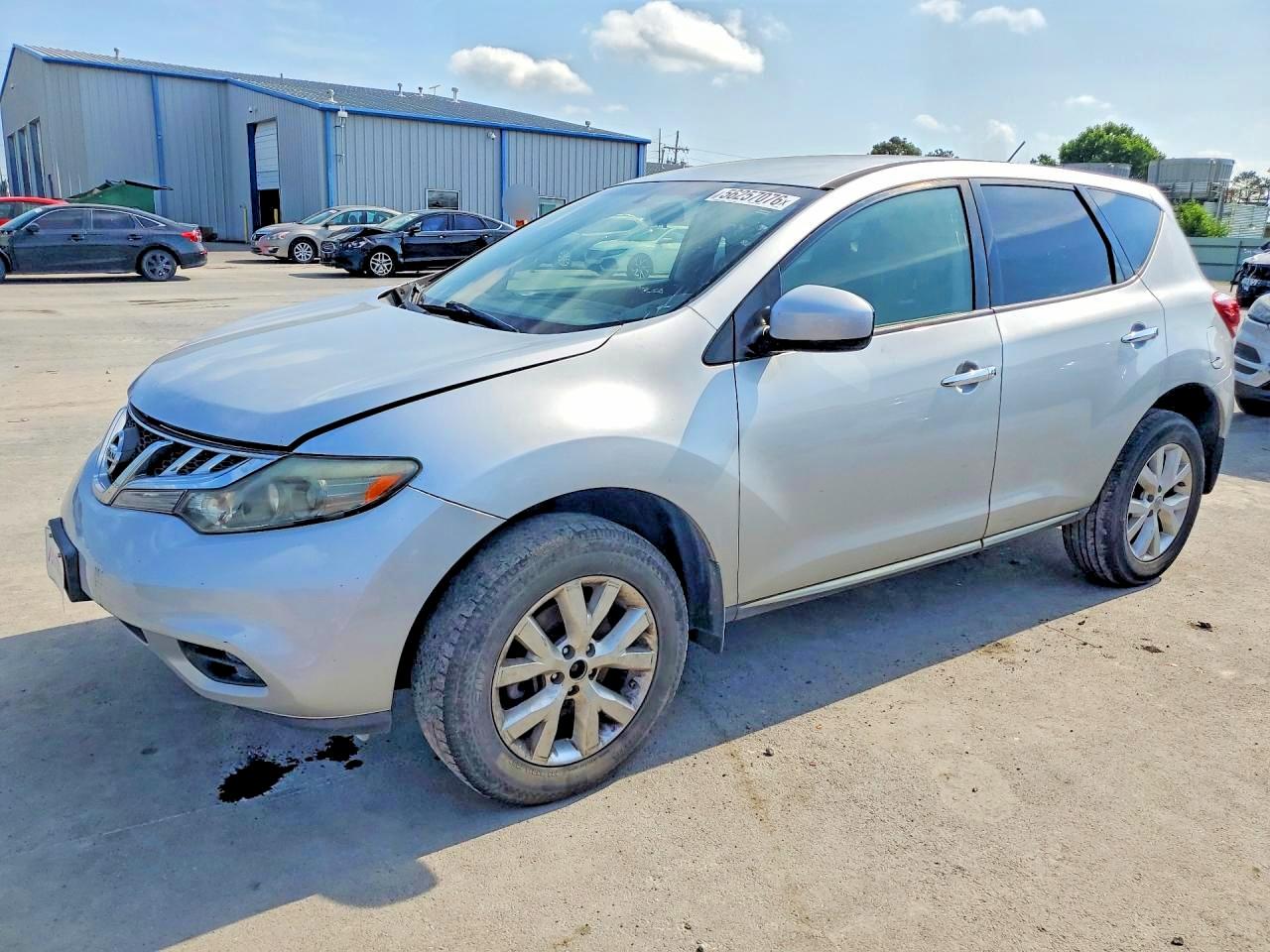 Salvage Nissan Murano Image