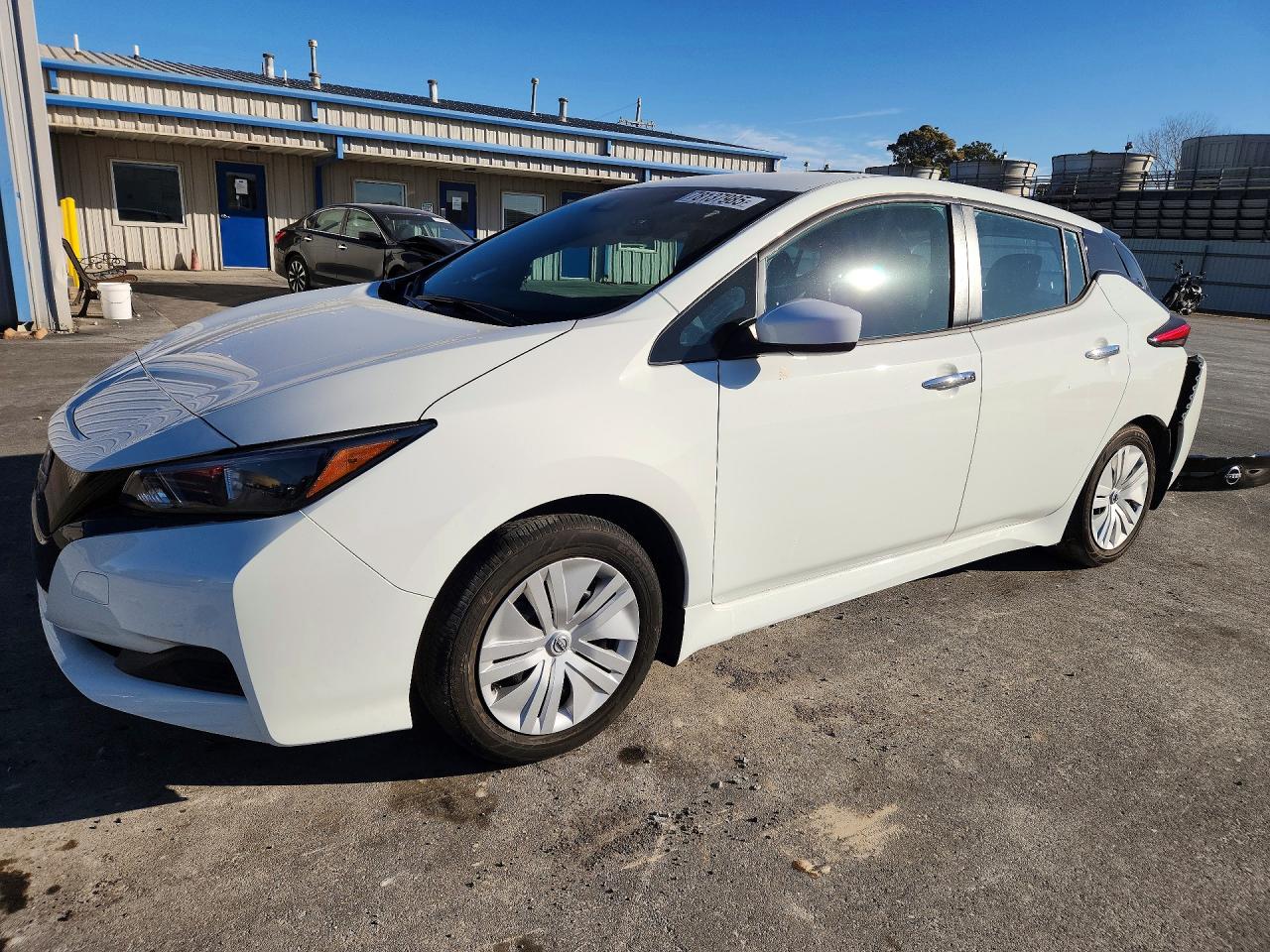 Salvage Nissan LEAF Image