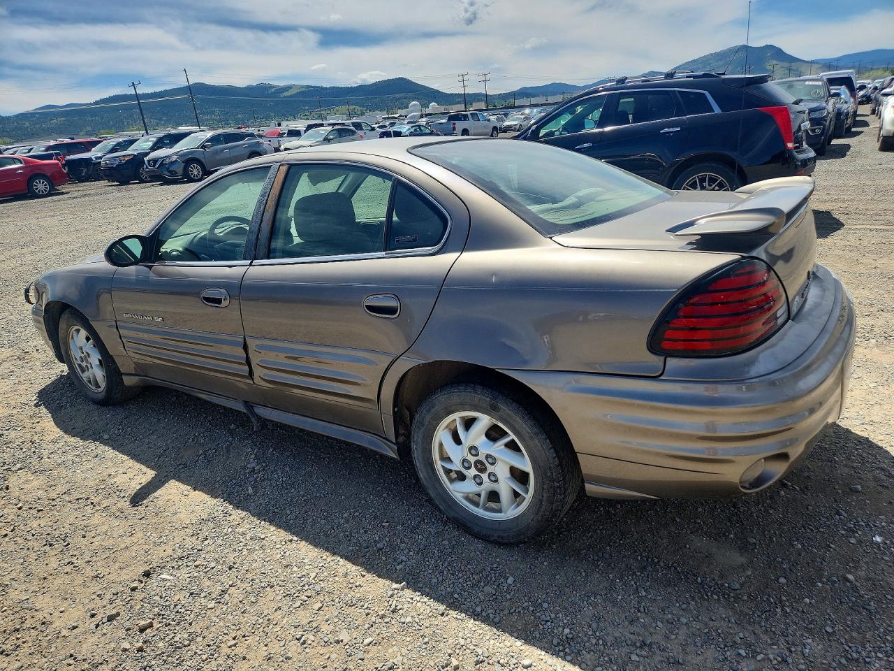 Pontiac Grandam Se1