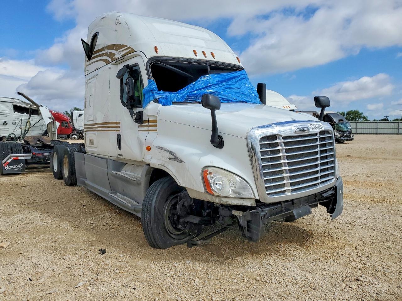 Salvage Freightliner Cascadia 125 Image