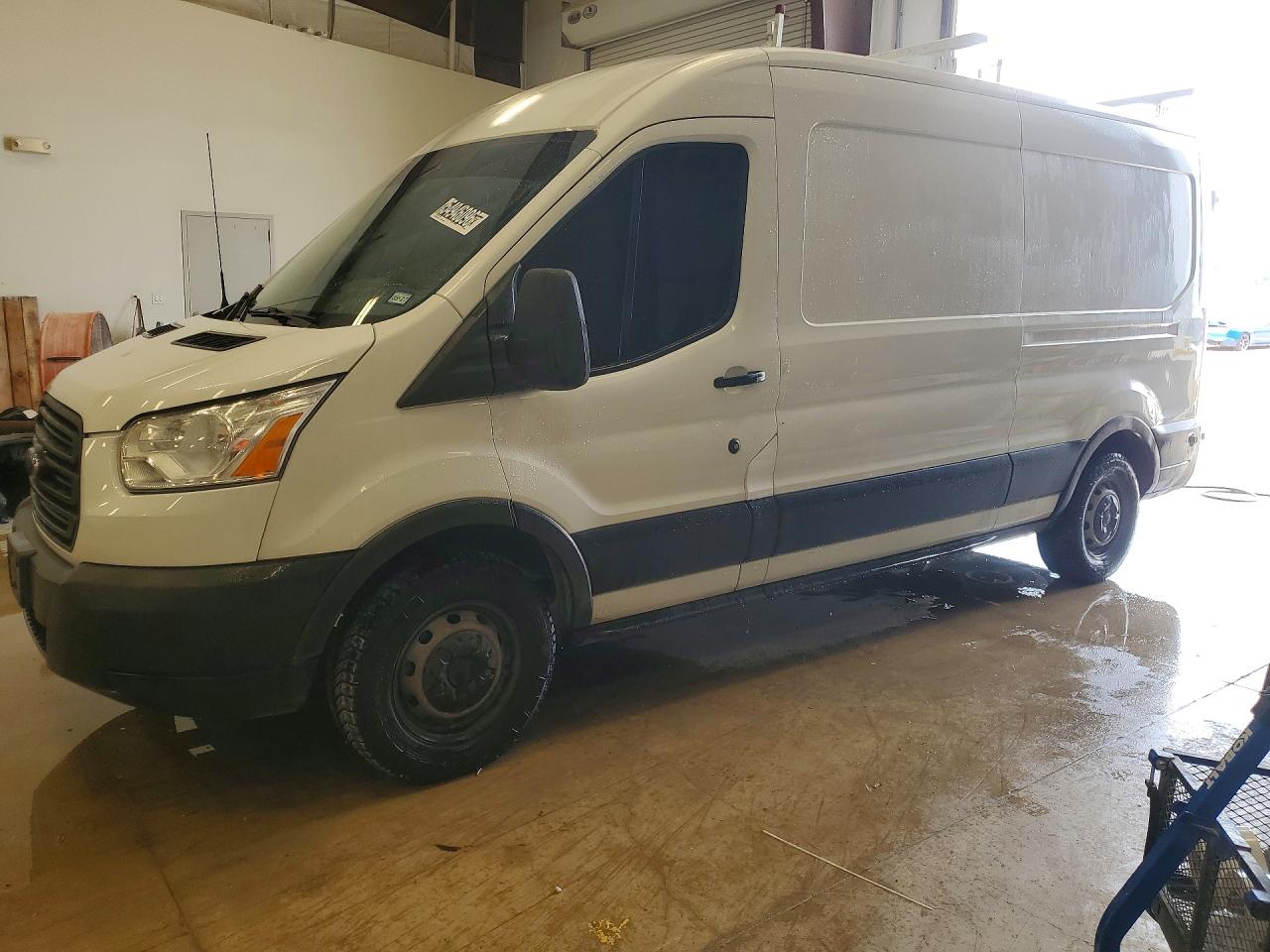 Salvage Ford Transit Image