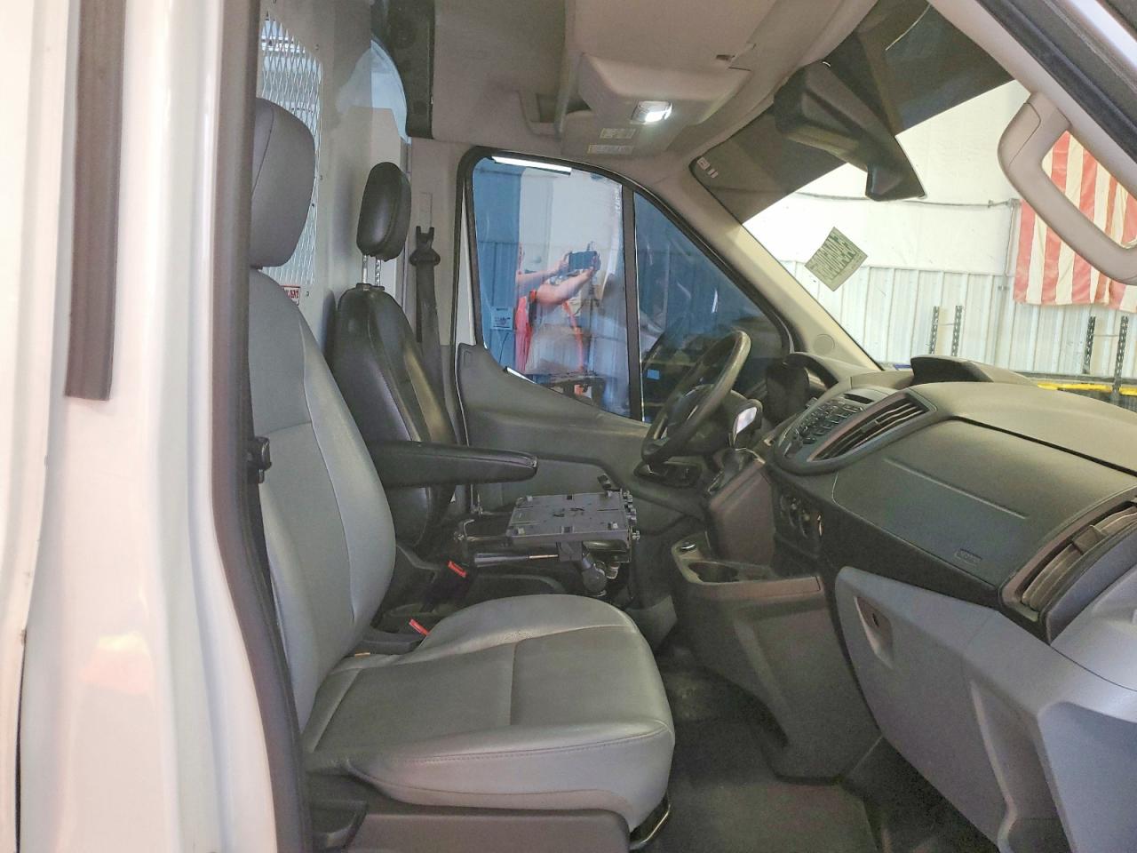 Ford Transit T-150