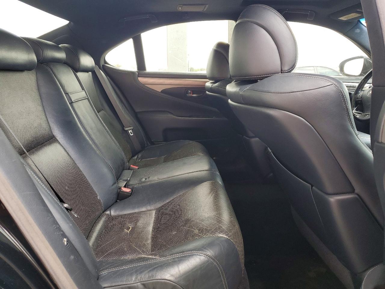 Lexus LS 460