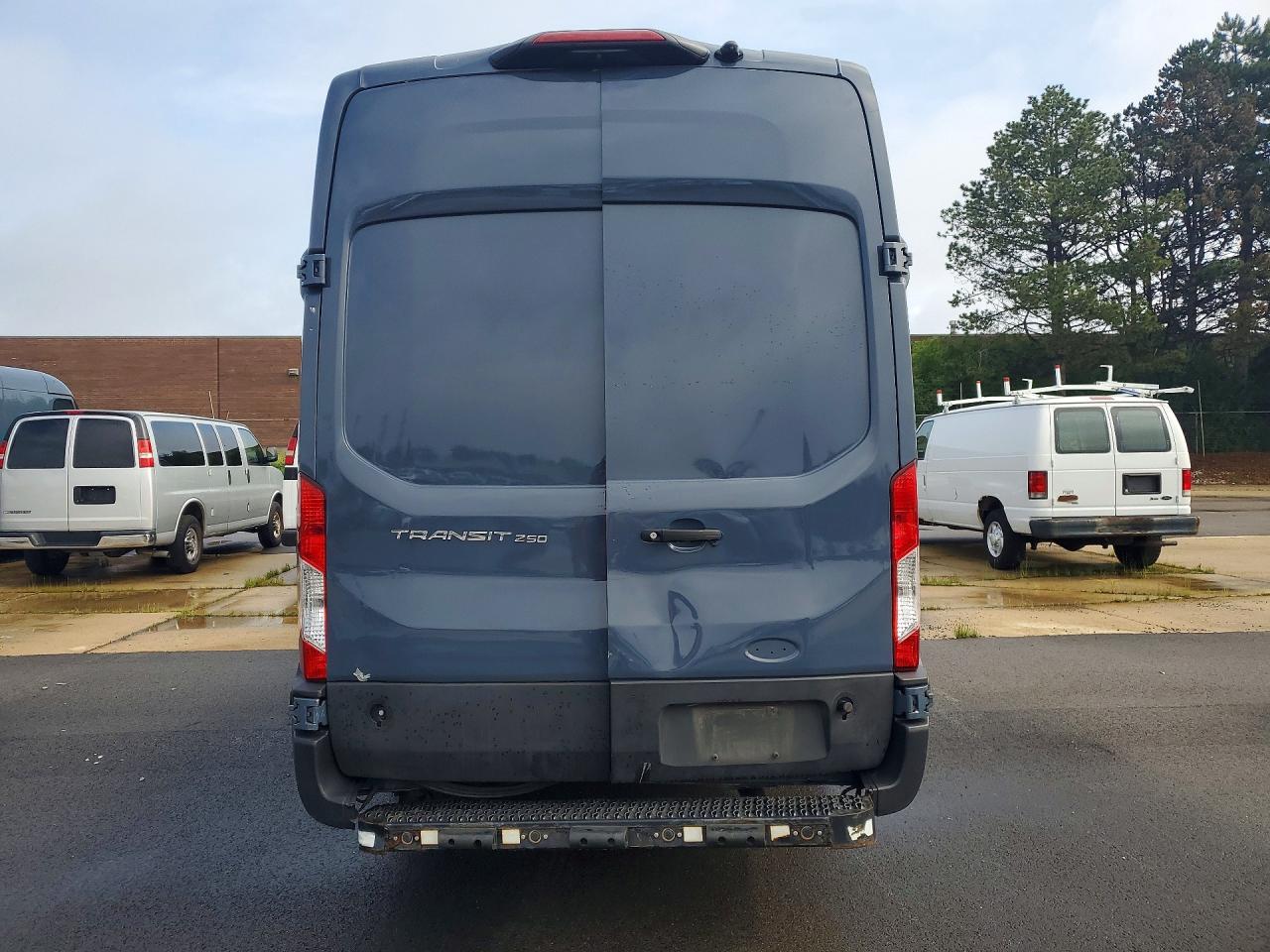 Ford Transit T-250