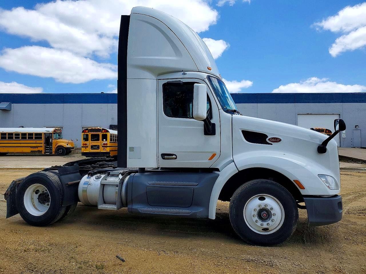Peterbilt 579