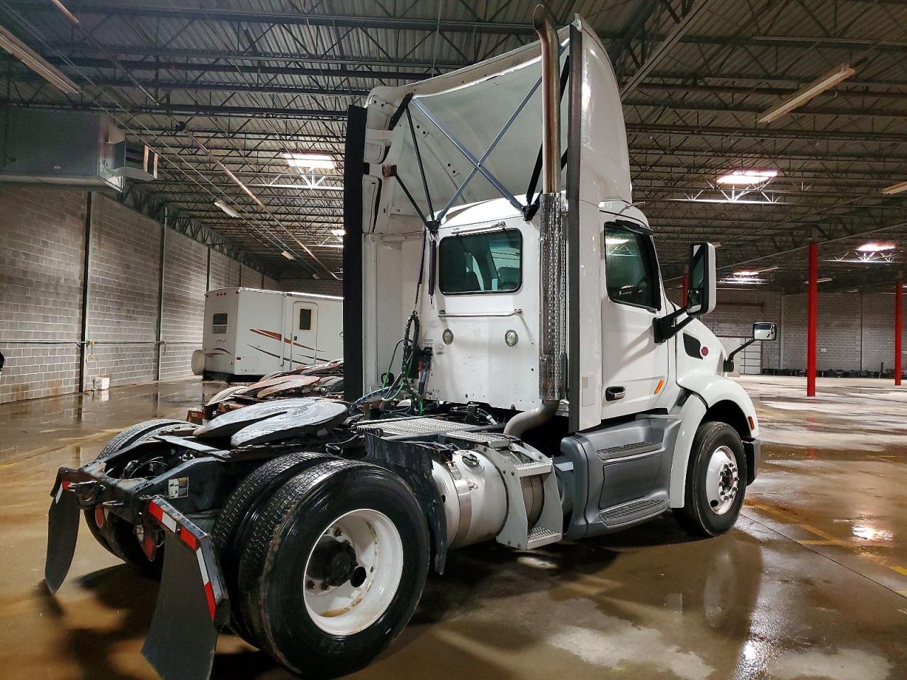 Peterbilt 579