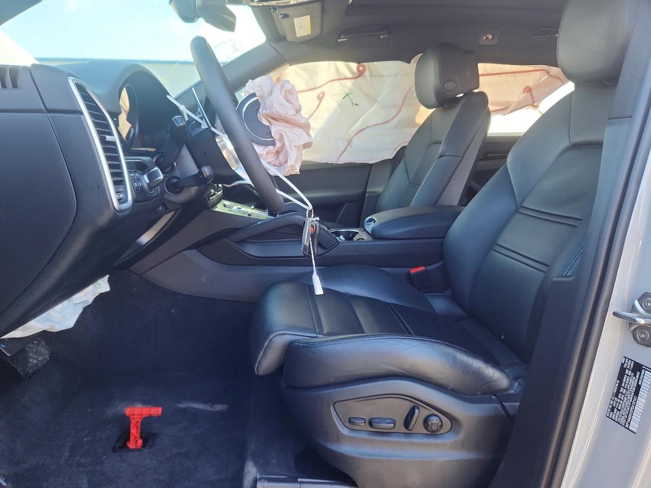 Porsche Cayenne Base