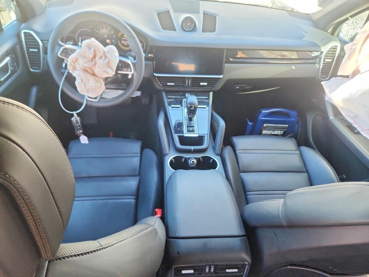Porsche Cayenne Base