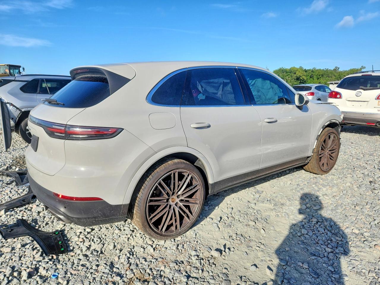 Porsche Cayenne Base