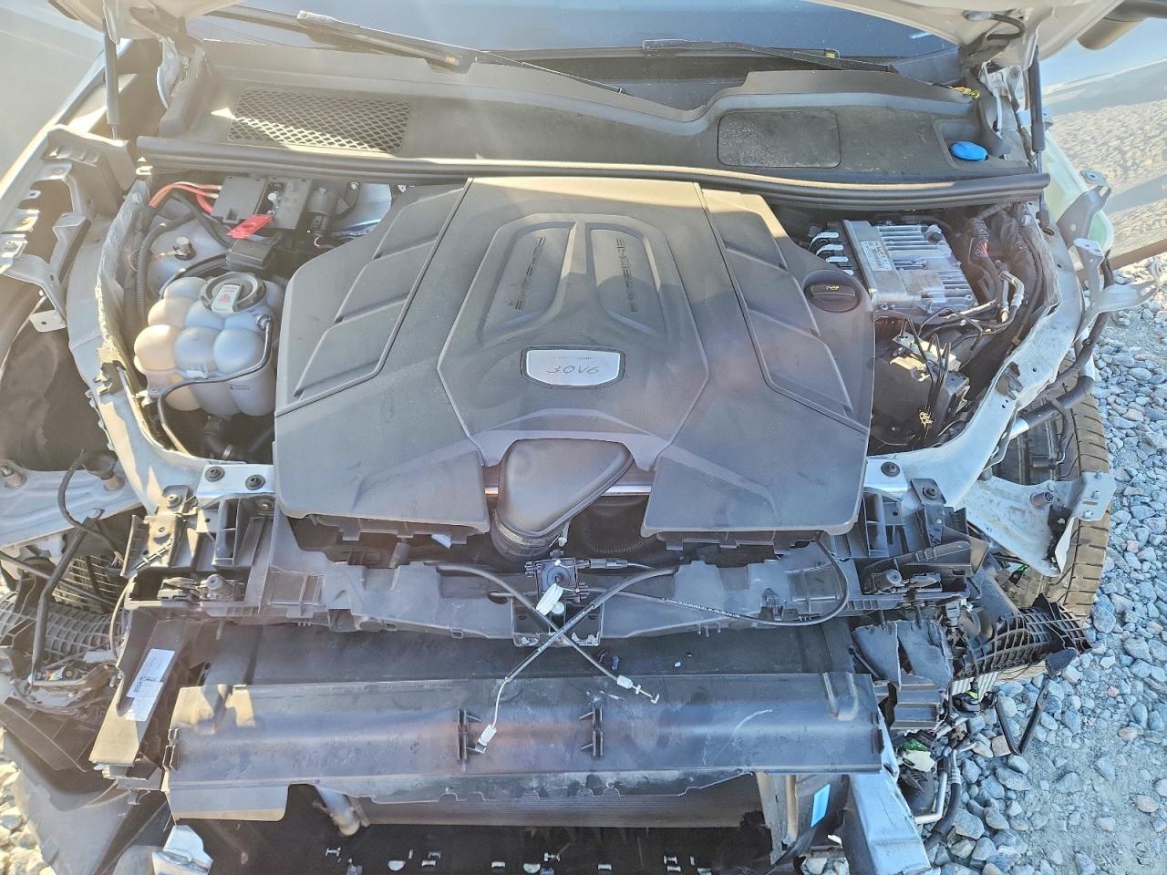 Porsche Cayenne Base
