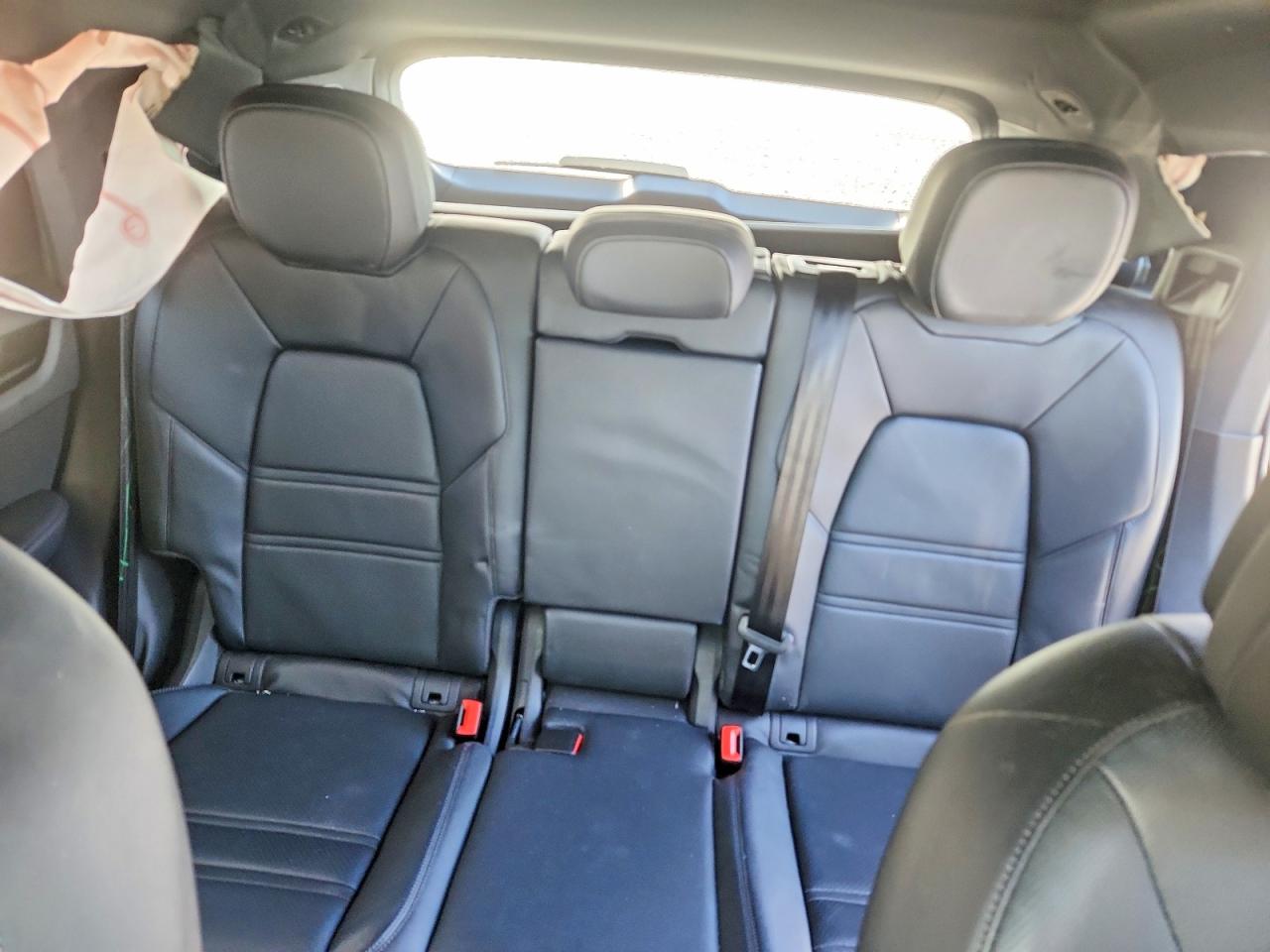 Porsche Cayenne Base