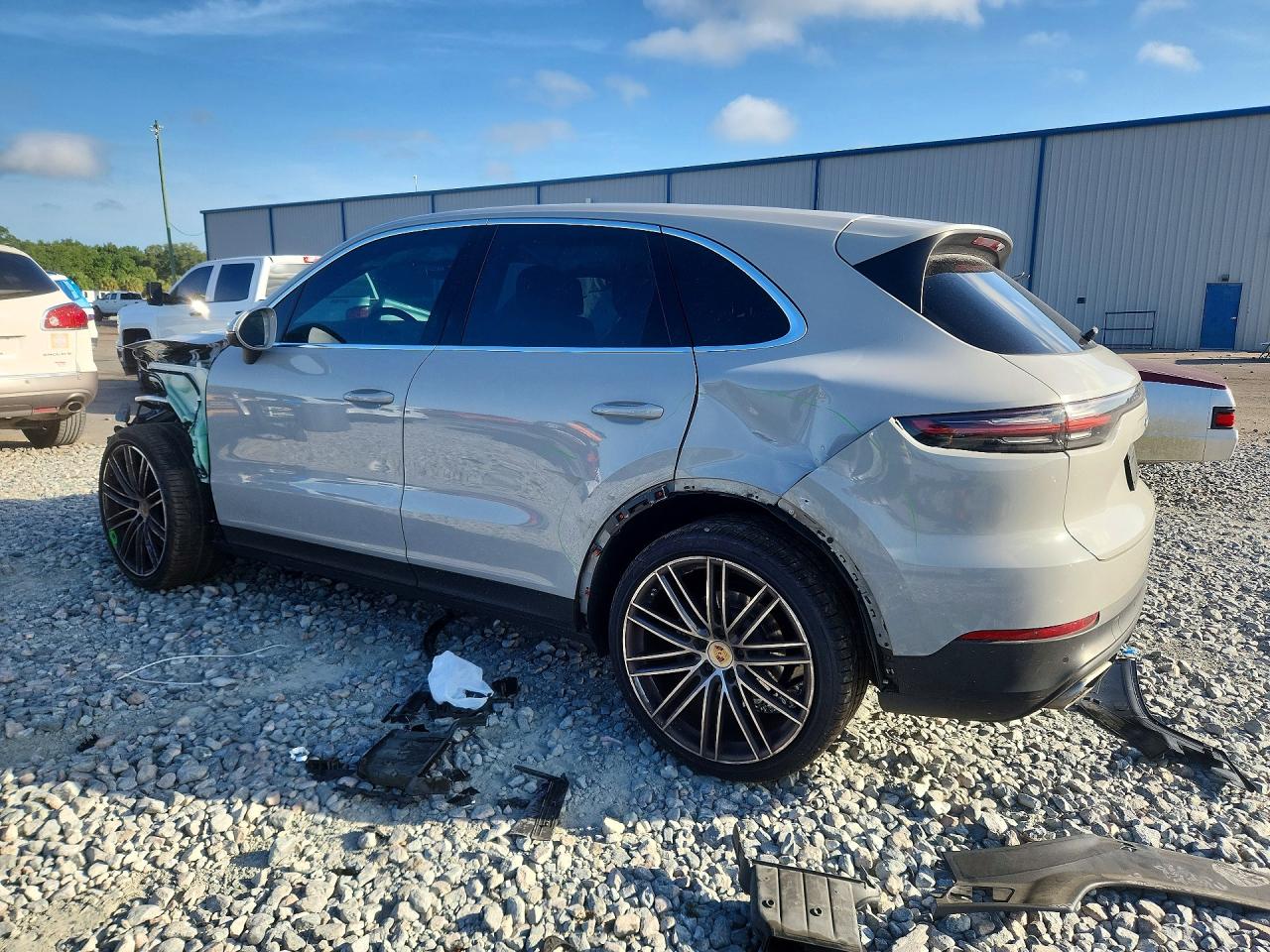 Porsche Cayenne Base