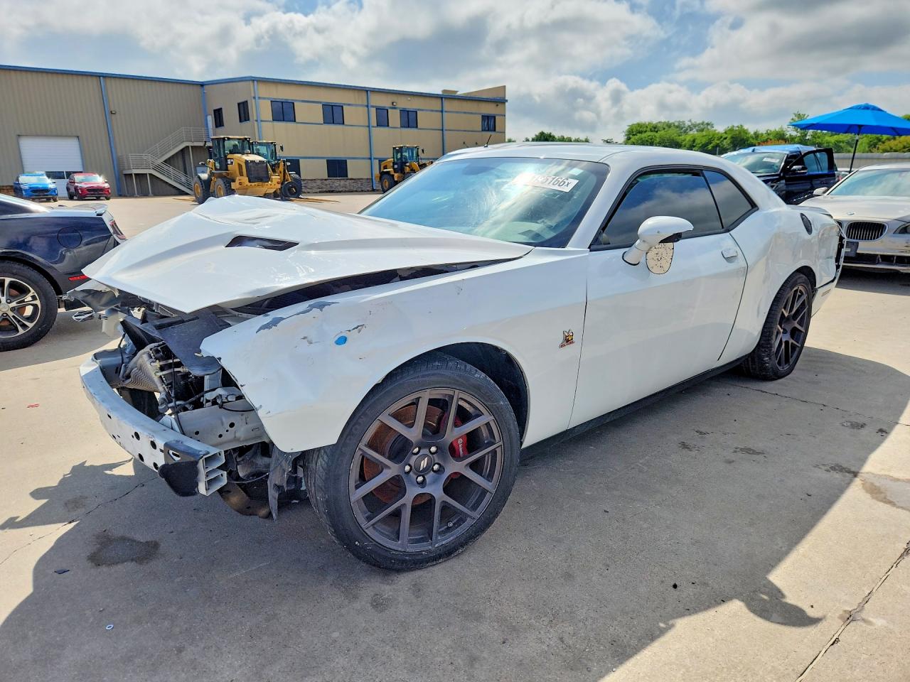 Salvage Dodge Challenger Image