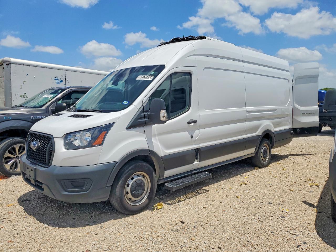Salvage Ford Transit Image
