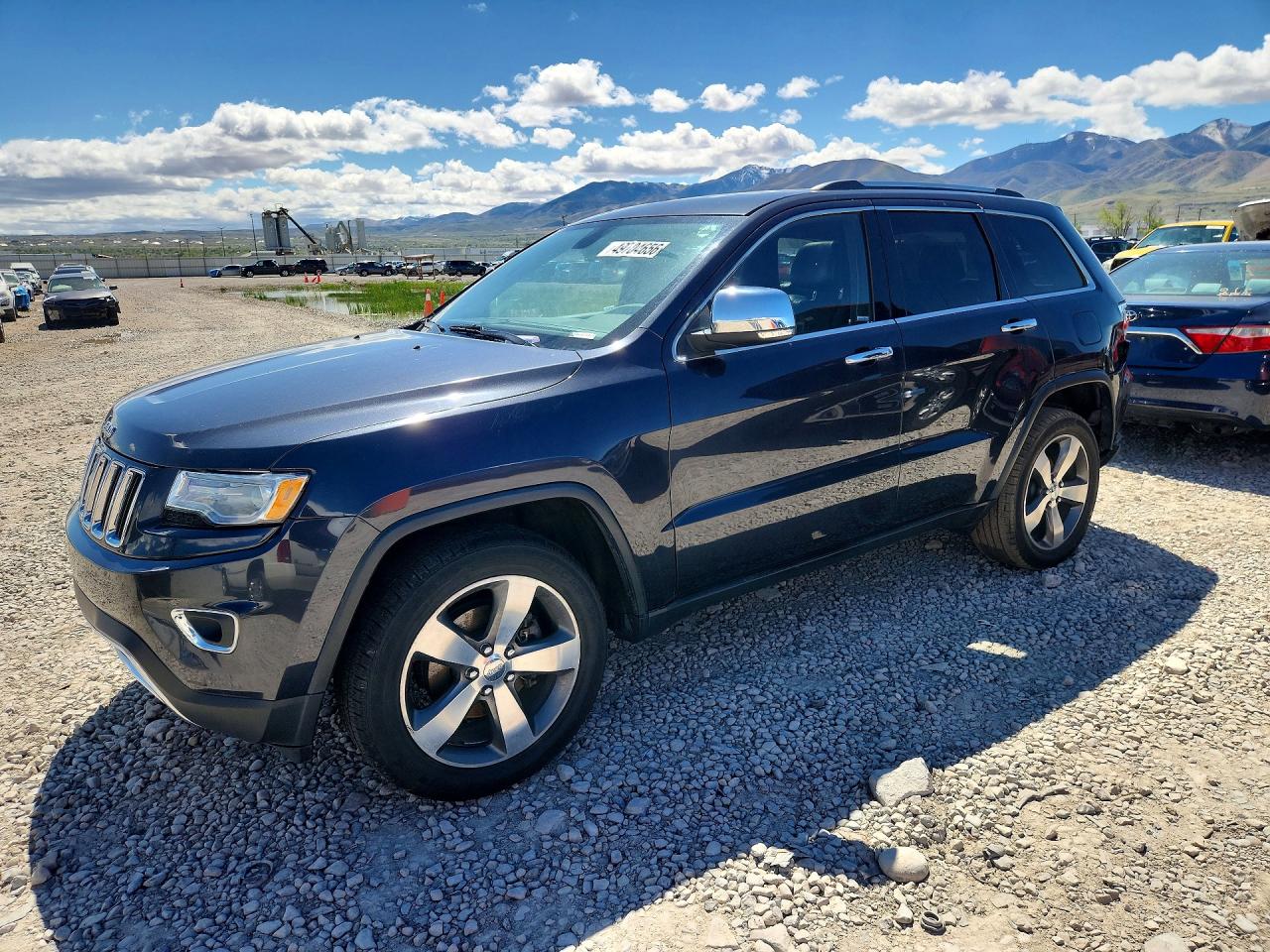 Salvage Jeep Cherokee Image