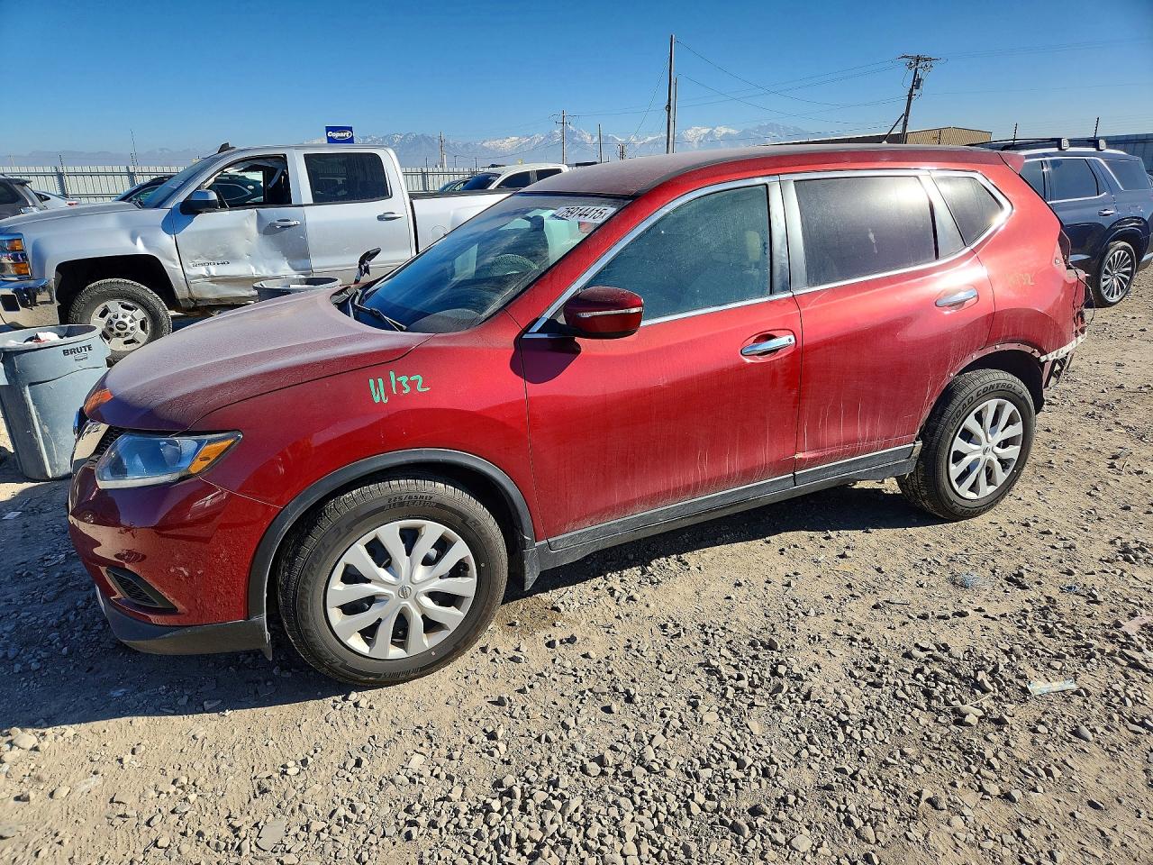 Salvage Nissan Rogue Image