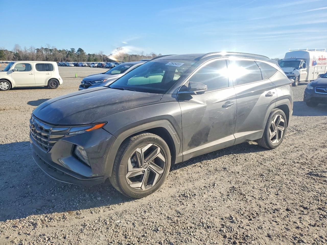 Salvage Hyundai TUCSON Image
